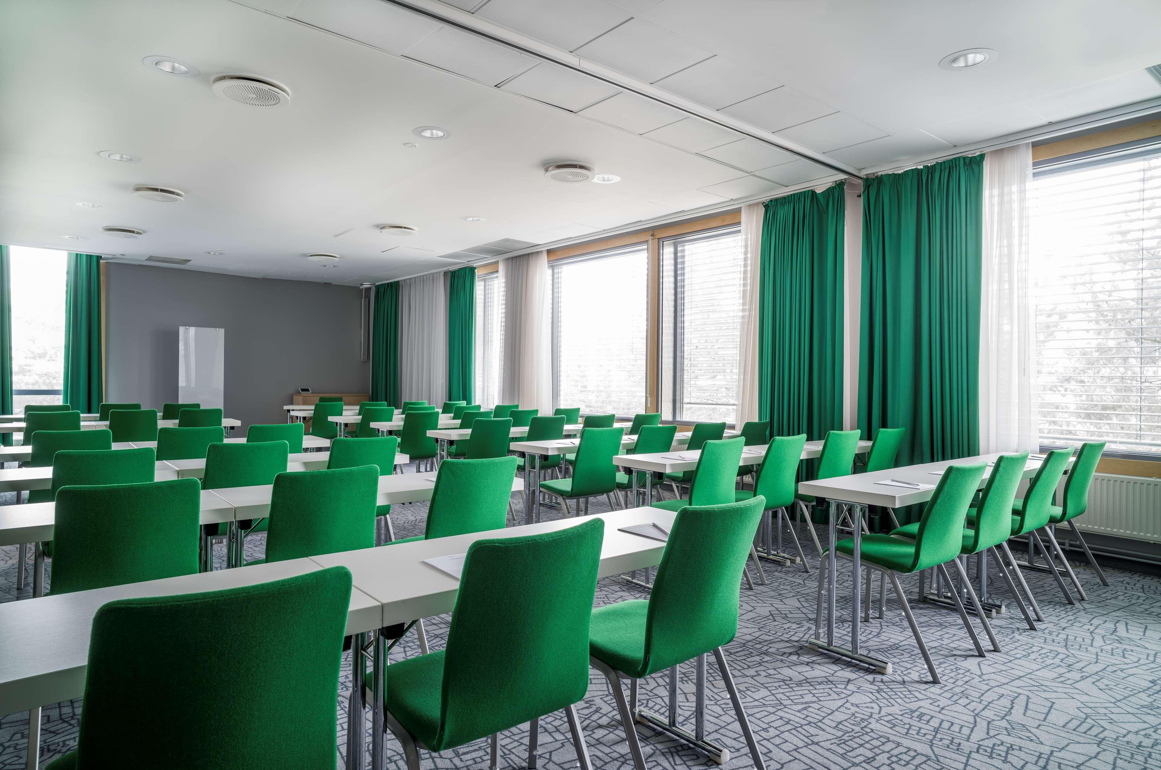 Hotel Radisson Red, Oslo Airport 4*